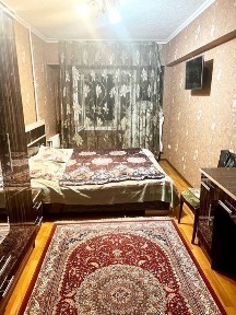 Продаётся просторная 4 комнатная квартира в центре города