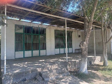 sharq ko'chasida noturar bino sotiladi