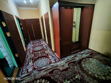 Вокзал Анзур аптекани рупарасидаги 2 хонали уй сотилади