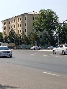 Дахбет -Ал-бухорий чоррахасида йул устида янги 3 хонали квартира