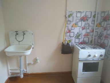 Сдается 1 ком квартира 2 этаж 3 мкн в Чирчике около 24 школы