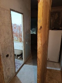 Срочно ! Юнусабад 14 1 комнатная переделана в 2х Готова к ремонту.