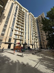 Biznez joy buyuk ipak yoli metro 140m2 1etaj NOVOSTROYJKA srochno