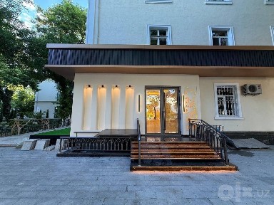 Яккасарайский р-н. 100+150м2. Шота руставели. Аренда. Вдоль дороги.
