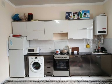 Manguzarda 2 qavatli hovli sotiladi