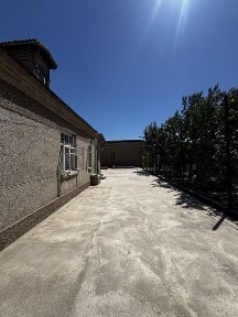 Uy sotiladi, дом продаётся. Hovli