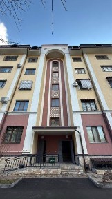 Продается 3 комнатная квартира с обстановкой