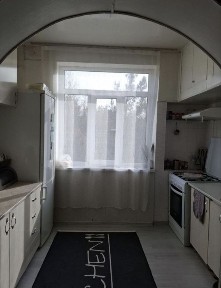 Продаётся четырехкомнатная на м-в Карасу 1