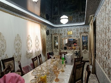 Hovli sotiladi mayski