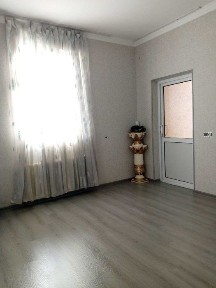 Nazarbek Hovli sotiladi