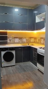 Срочно Продам 3× комнатную квартиру на Массиве Анаркулова