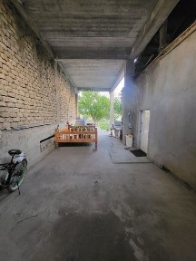 Продается дом 10 соток двухэтажный два магазина Цокольный этаж