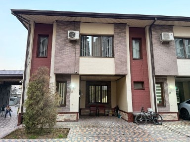 Сдается 4х комнатный коттедж на Циолковском
