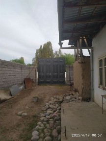 Ховли уй сотилади, нархи: 37минг, нархи келишилади, участкали уй: 2,5