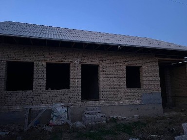 Уй сотилади. 3 сотих 4 хона. Кадастир документлари хаммаси жойида.