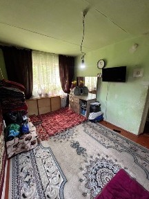 Kvartira Som sotiladi Toytepa qorasuv mebilniydan 2 km kirganda 1 hona