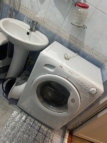 Yosh oilaga va Ishlaydigan,oʻqiydigan qizlar va ayollarga joy bor.Uzo