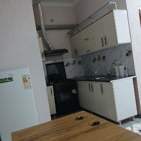 Jizzax Turon bank ruparasida uzoq mudatli ijara 2 xonali 75kv