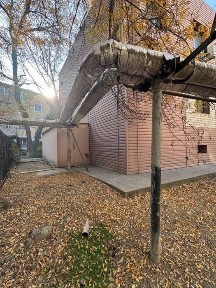 Чилонзорда Клиника Сотилади 3.сотка 915 кв