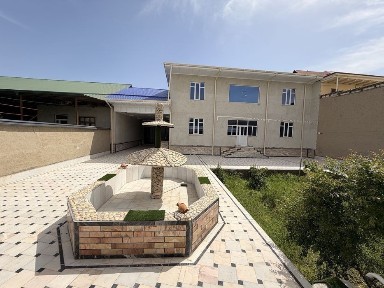 2 etaj 6 sotxli Hovli sotiladi