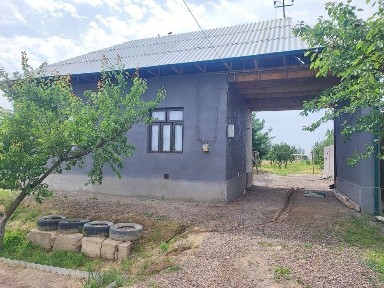 Uy sotiladi Anrozor mahallasida Srochno