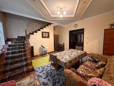 Sotiladi hovli uy