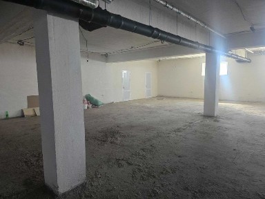 Нурафшон шахрида Нотурар бино сотилади. йертула кисми