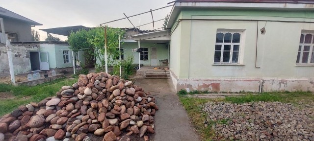 Продаётся дом в Бустанлыкском районе ( поселок Янги аул)