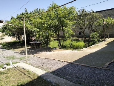 Srochna hovli sotiladi