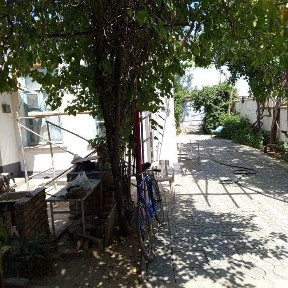 Участок с двумя домами, 5,2 сотки, в г. Термезе, в 16 городке