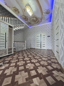 Мирзо Улуғбек тумани Қадрдон кӯчасида янги қурилган уй сотилади.