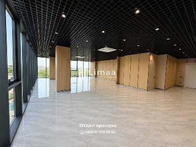 Просторный угловой офис 350 м² в бизнес-центре Limaa