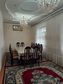 Срочно уй сотилади 8 сотих 9 хона и 3 та падвали бор
