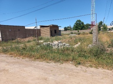 Hovli sotiladi 20.000$