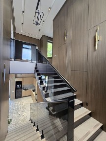 Продам новую дачу в чарваке на бочке