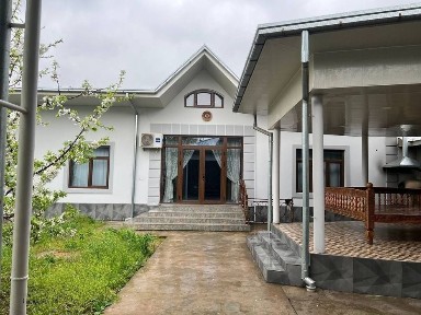 Sotiladi srochno Toshkent tumani keles hovli 7/1/1. 3 sanuzel Площ