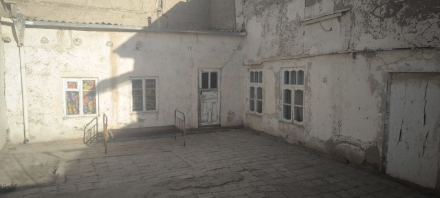 Buxoro eski shahar hovli.