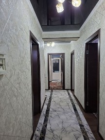 Batoshdan 2sutiqli 3xonali remontlari yaxshi xolatdagi uy sotiladi