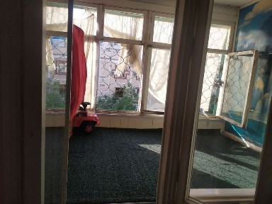 СрочнПродаётся своя 2 ком квартира сергели раён куйлук 5 балкон 2*3