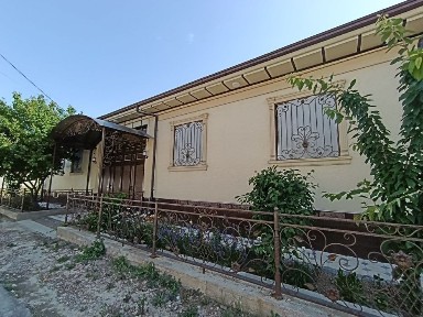 4 sotix uchastka sotiladi