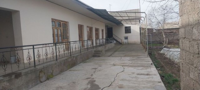 Hovli uy sotiladi 17 sotx