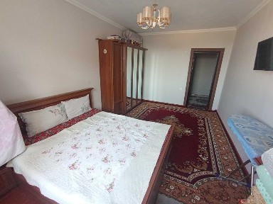 80 m2 kvartira satiladi