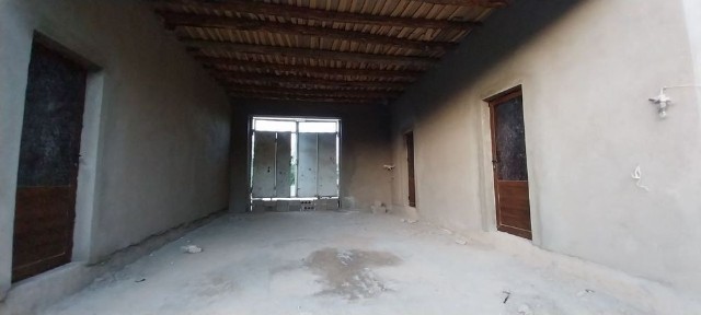 Yangi hovli Mirmirondan