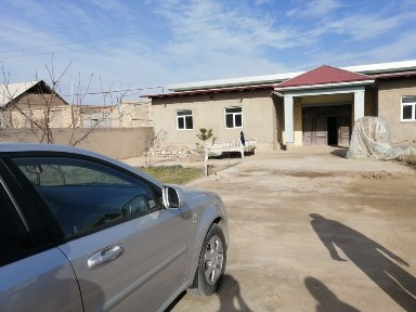 Hovli sotiladi tadbirkorlik uchun qulay