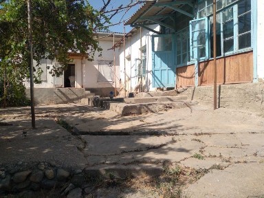 Yakkabog' tumanida 17 sotixli hovli sotiladi