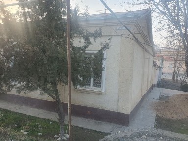 Hovli joy sotiladi