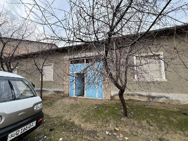 Uy Hovli Sotiladi