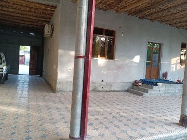 Uy sotiladi srochna