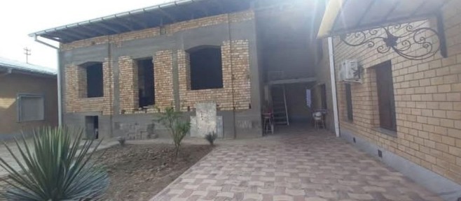 Продаётся дом на 2 семьи
