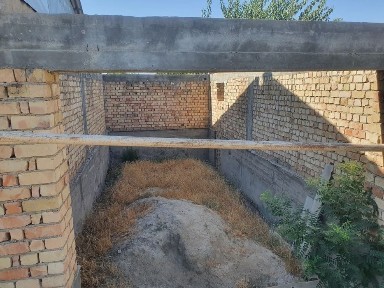 Hovli srochna sotiladi
